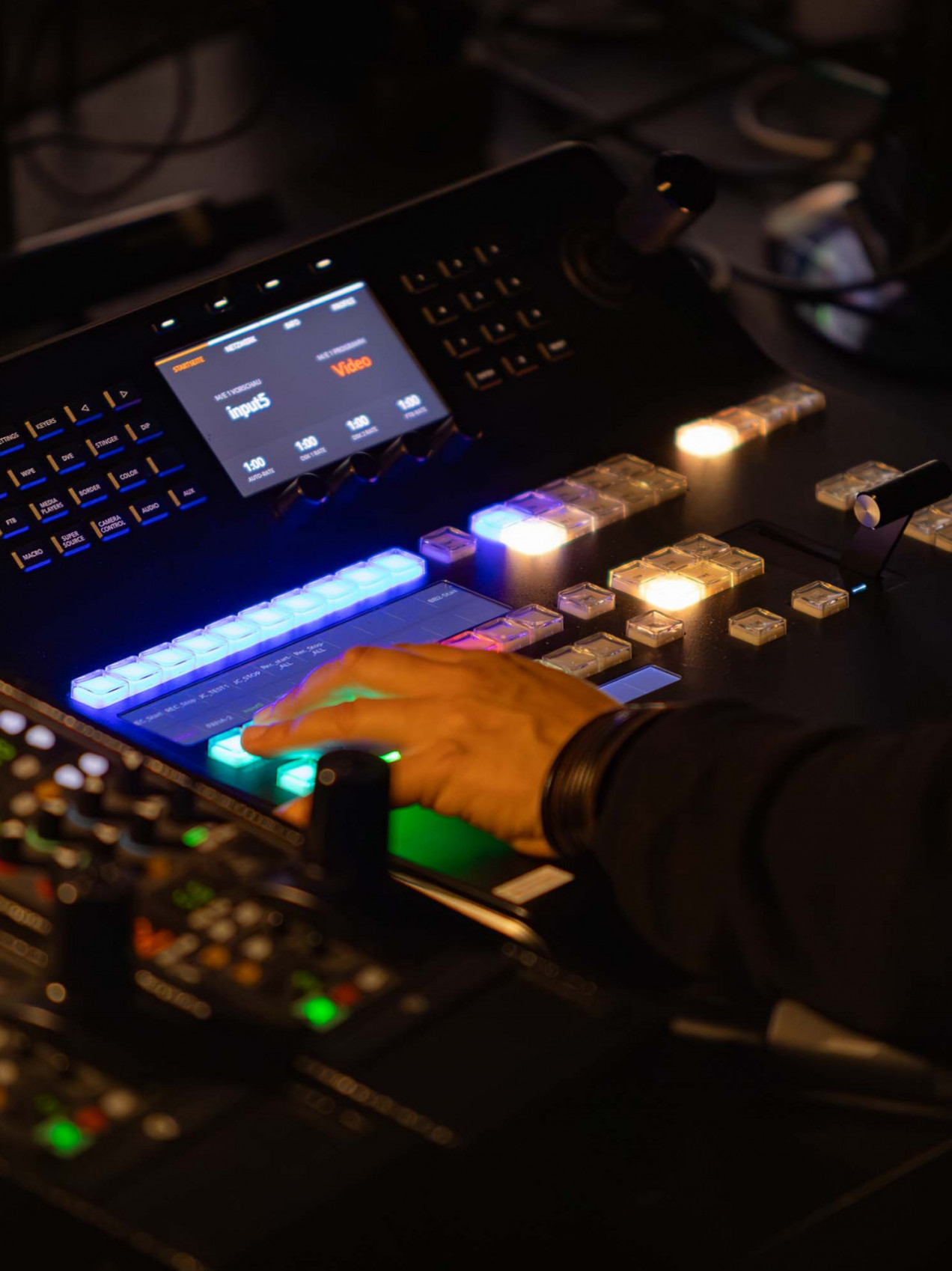 regiepult webinarproduktion livestream studiotechnik graf